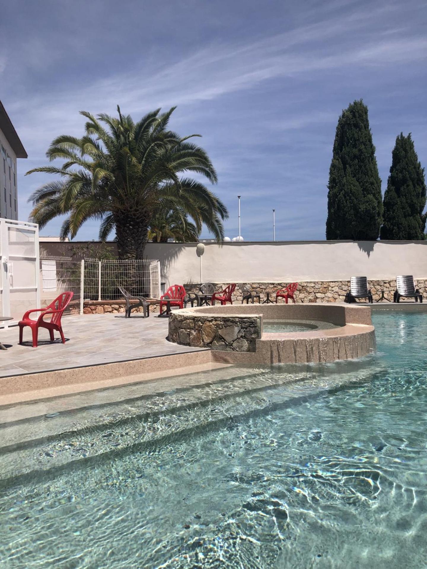 Campanile Perpignan Nord - Aeroport Hotel Rivesaltes Exterior foto
