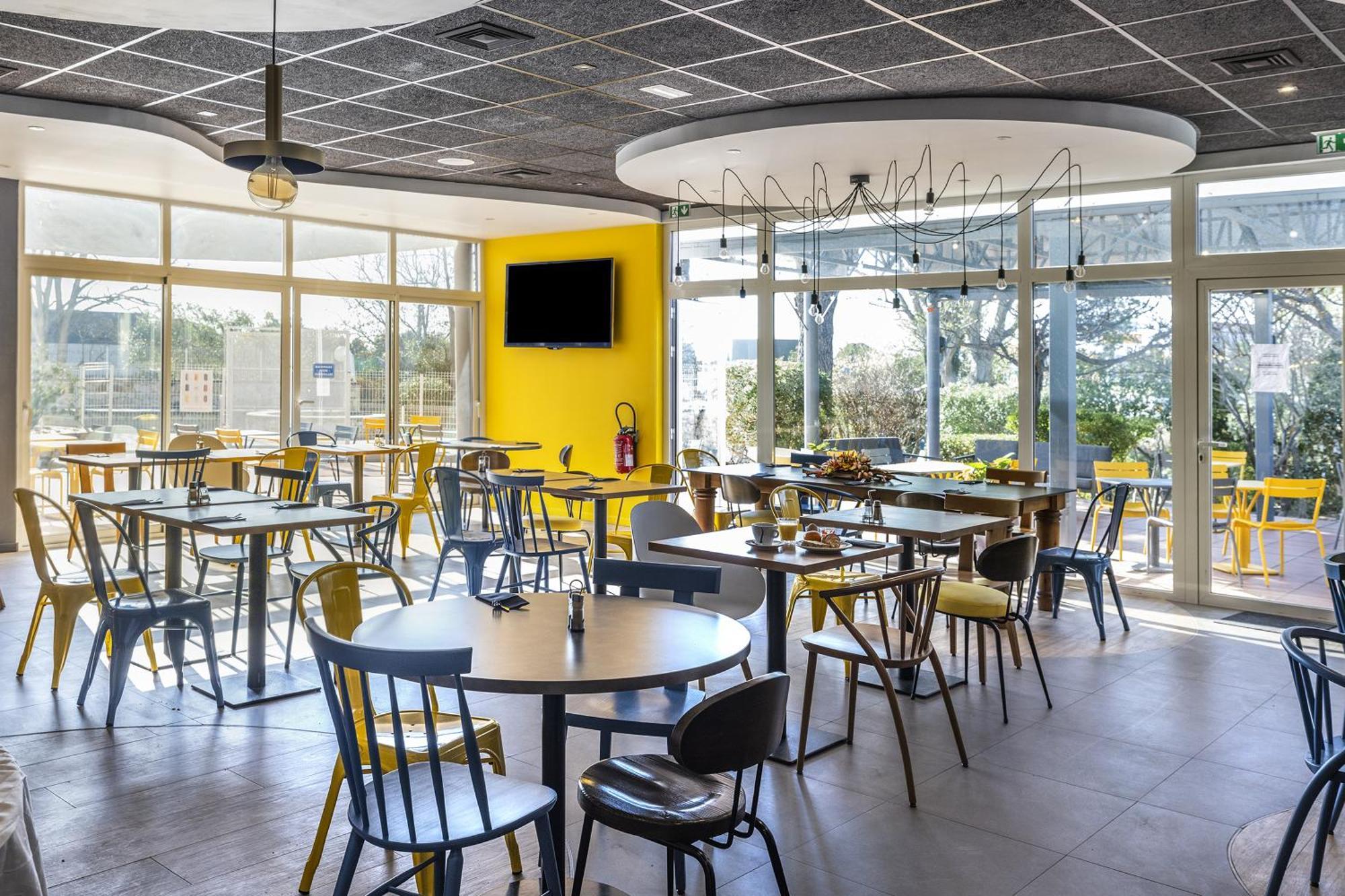 Campanile Perpignan Nord - Aeroport Hotel Rivesaltes Exterior foto